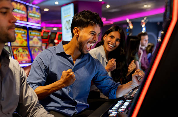 senopati4d weekly cashback calculation showing loss recovery across sportsbook and live-dealer games